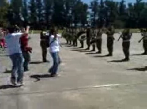 Andre Madalen musika banda militar baten eskutik