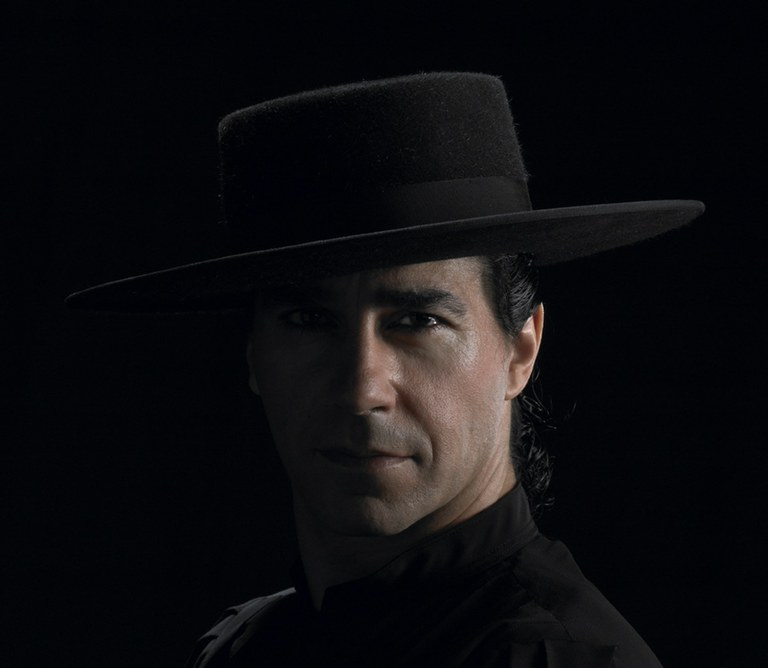 "Antonio" ikuskizunaren estreinaldia Antonio Marquez-en eskutik "Antonio" ikuskizunaren estreinaldia Antonio Marquez-en eskutik