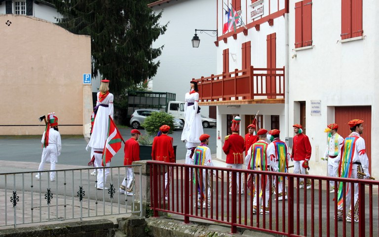 Aranzadik bi asteko kultur antropologia ikastaroa antolatu du Luzaiden