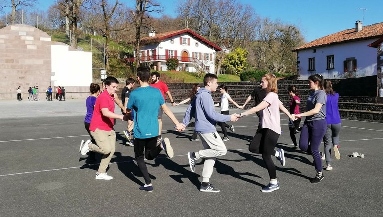 Baigorriko Etxauzia jauregiaren historia dantzan aurkeztuko du Arrolak Baigorriko Etxauzia jauregiaren historia dantzan aurkeztuko du Arrolak