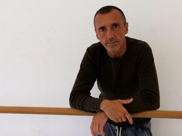 Asier Zabaleta: "Eszenan jaio eta hil egiten naiz"