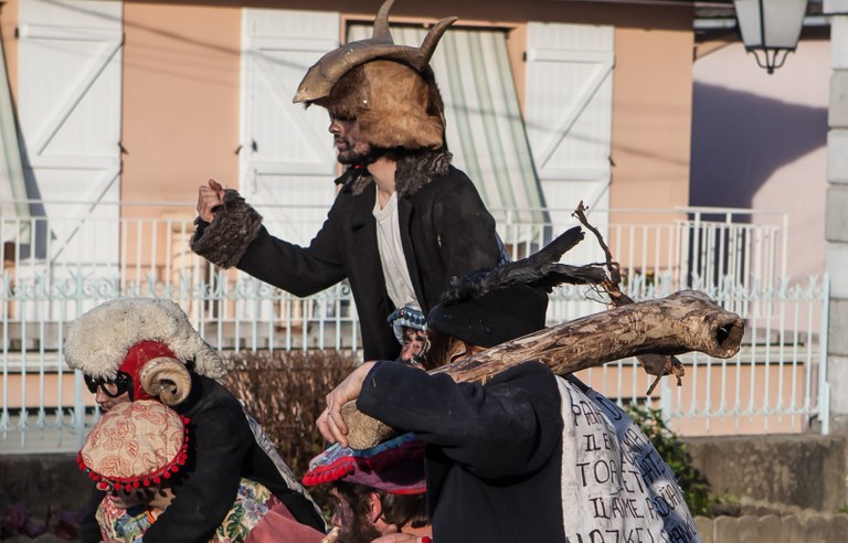 Maskaradetarako prest? Hemen dituzu egutegia eta manexaren gida!