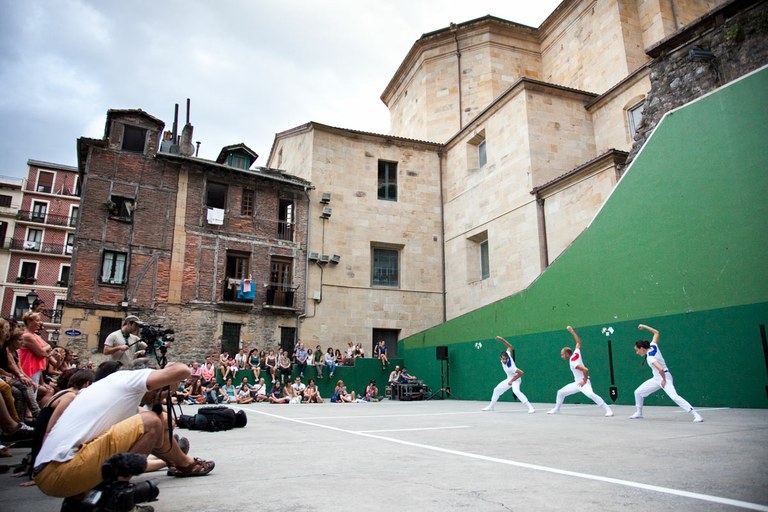 Aterpean 2015 irekita deialdia Aterpean 2015 irekita deialdia