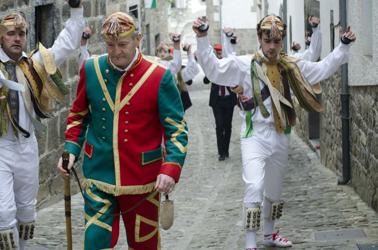 Otsagabiko, Ablitasko eta Luzaideko dantzak Nafarroako dantzen atlasean