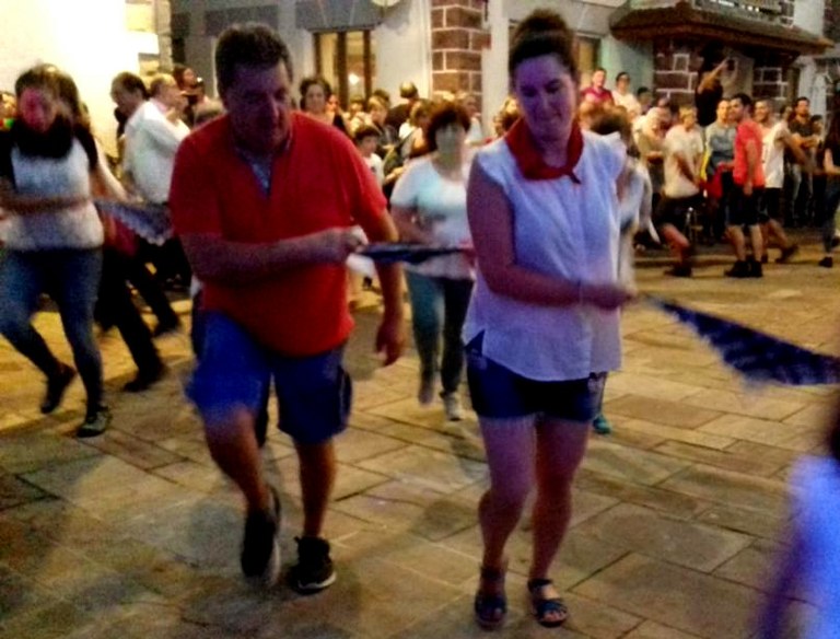 Ingurutxoa birsortu dute Aurizperrin