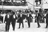 1912ko Agintarien aurreskua gogoratu dute 100 urteren buruan Zarautzen 1912ko Agintarien aurreskua gogoratu dute 100 urteren buruan Zarautzen