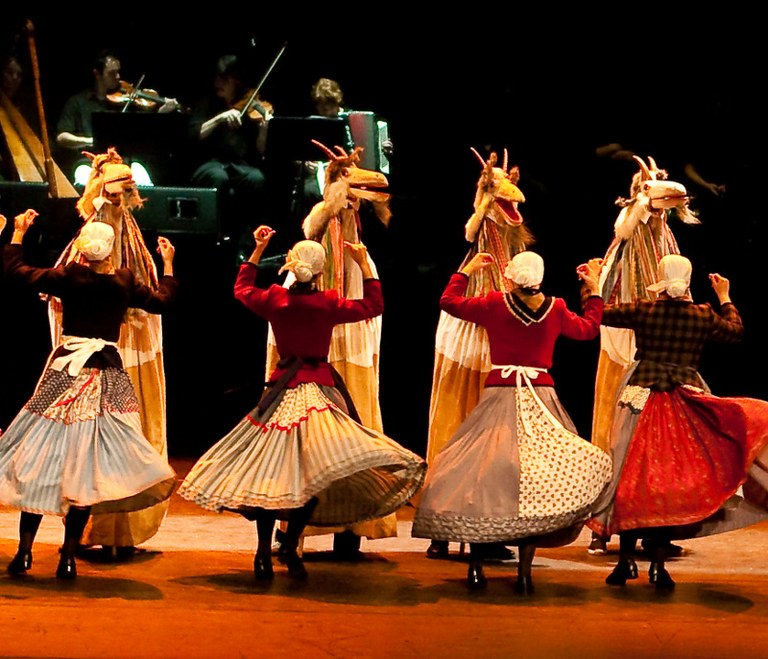 Axuri-beltza, Argiaren ikuskizun berezia Bilbon