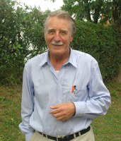 Juan Antonio Urbeltz: "Axuri-beltza" ikuskizuna azken 40 urteotako gure kezka eta sortze-prozesuen erakusgarri izanen da Juan Antonio Urbeltz: "Axuri-beltza" ikuskizuna azken 40 urteotako gure kezka eta sortze-prozesuen erakusgarri izanen da