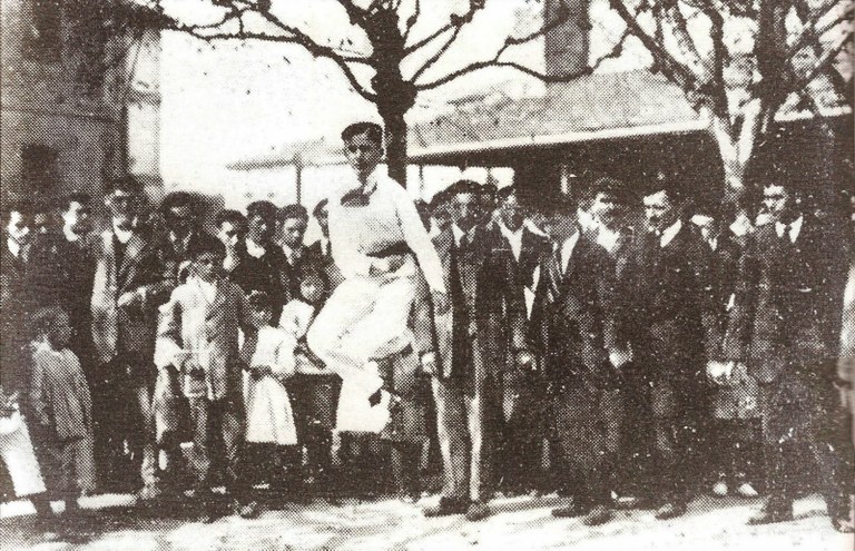 Barakaldon, San Bizenteko Elizateko aurreskua berreskuratu du Laguntasunak