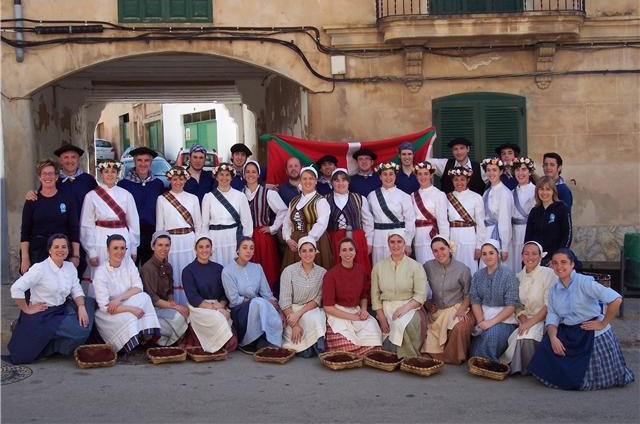 Bermeoko Alkartasuna dantza taldearen 35. urteurrena