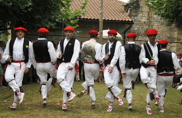 Berrizko San Lorentzo dantza taldeak Ingalaterran dantzatuko du Berrizko San Lorentzo dantza taldeak Ingalaterran dantzatuko du