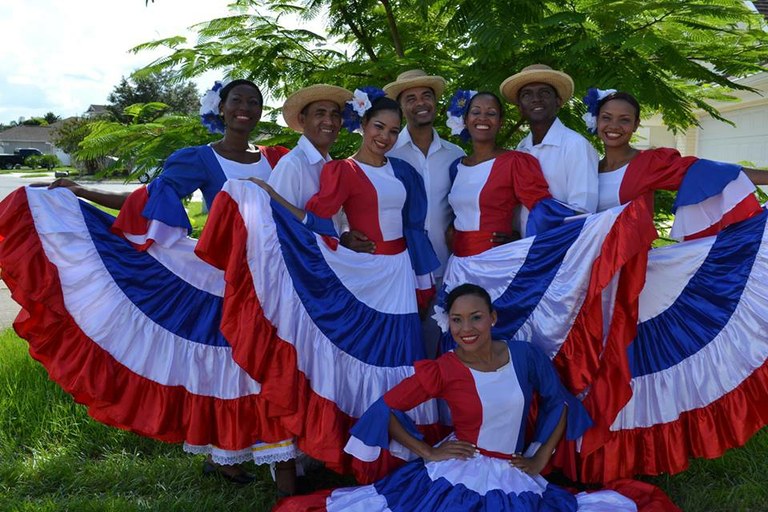 Bolivia eta Dominikar Errepublika Folklore Bizian jaialdian Bolivia eta Dominikar Errepublika Folklore Bizian jaialdian