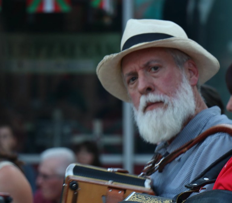 Boiseko Dan Ansotegi musikaria eta dantzaria saritu dute