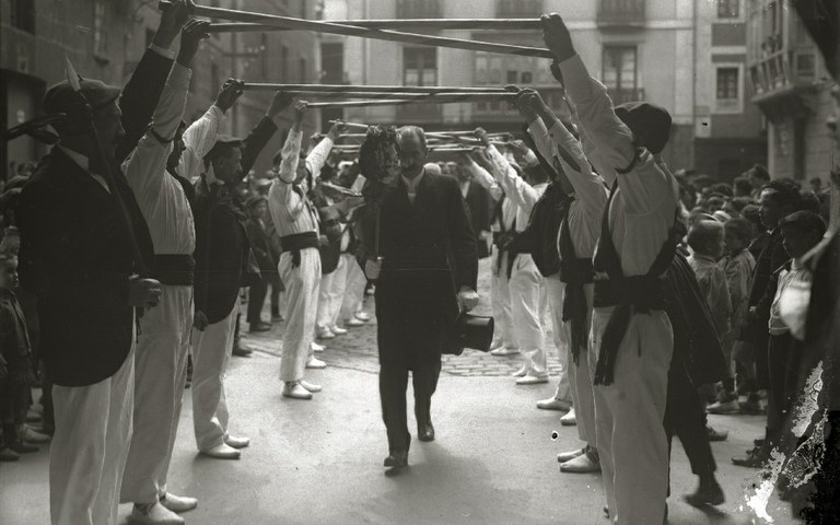 Dantza argazki eder gehiago GureGipuzkoan Dantza argazki eder gehiago GureGipuzkoan