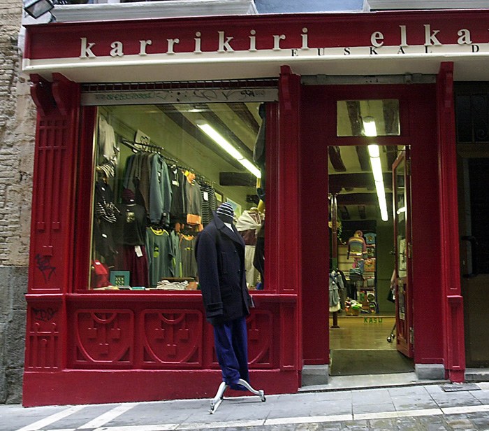 Dantza argitalpenak Karrikirin Dantza argitalpenak Karrikirin