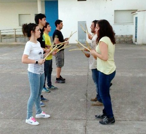 Dantza berriak Cabanillaseko paloteadoa berpizteko Dantza berriak Cabanillaseko paloteadoa berpizteko