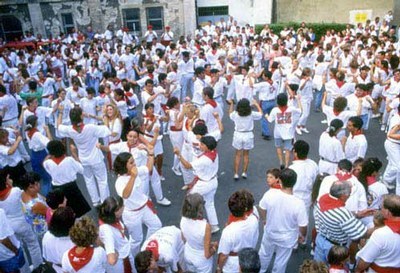 Dantza emanaldiak Baiona eta Gasteizko 2009ko jaietan Dantza emanaldiak Baiona eta Gasteizko 2009ko jaietan