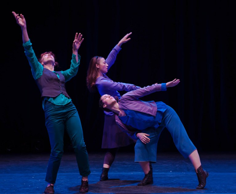 Dantza familian tailerra