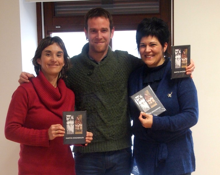 Dantza Idiazabalen bilduma