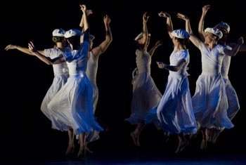 Dantza ikuskizunak Luhuson