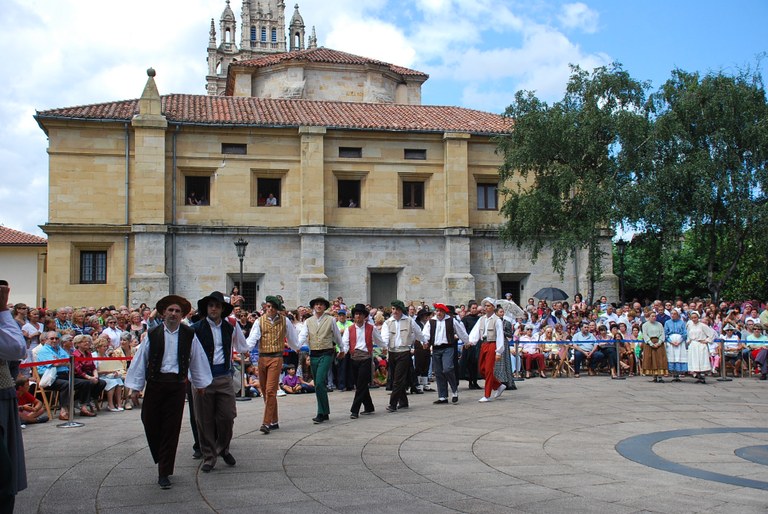 Dantza Plazetan udal programak lau dantza erakustaldi eskainiko ditu uztailean, Arriaga plazan