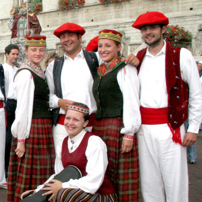 Dantza taldeak atzerrian 2006 Dantza taldeak atzerrian 2006