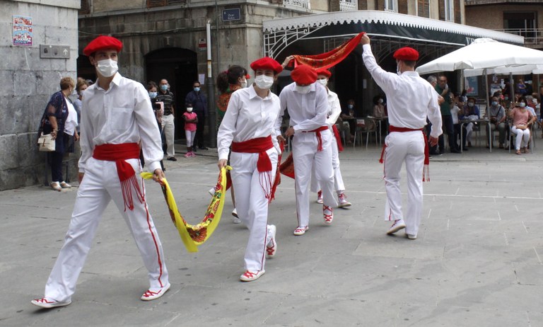 Dantza taldeen emanaldiak baimendu ditu Jaurlaritzaren dekretu berriak