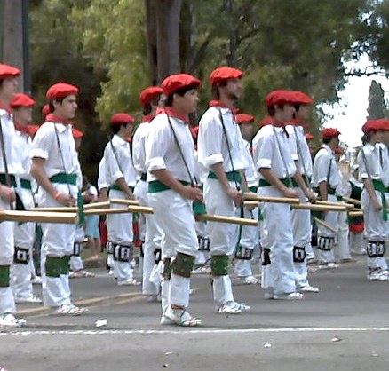 Zer dantzatzen da Argentinako Euskal Etxeetan?