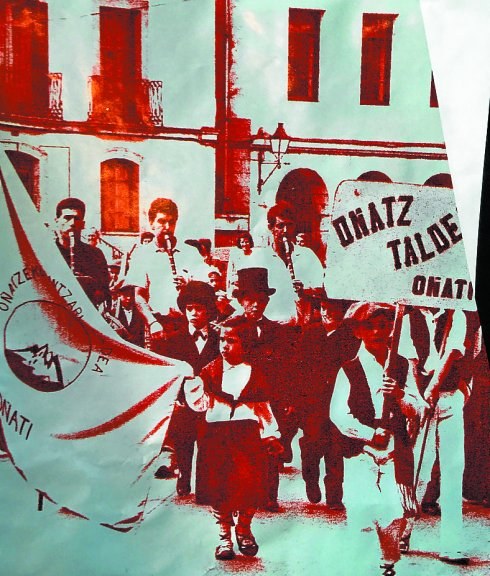 Dantzan ospatuko du Oñatiko Oñatz dantza taldeak 45. urteurrena