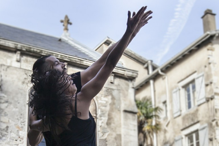 Dantzaren arloko ikerketak Ausart aldizkarian