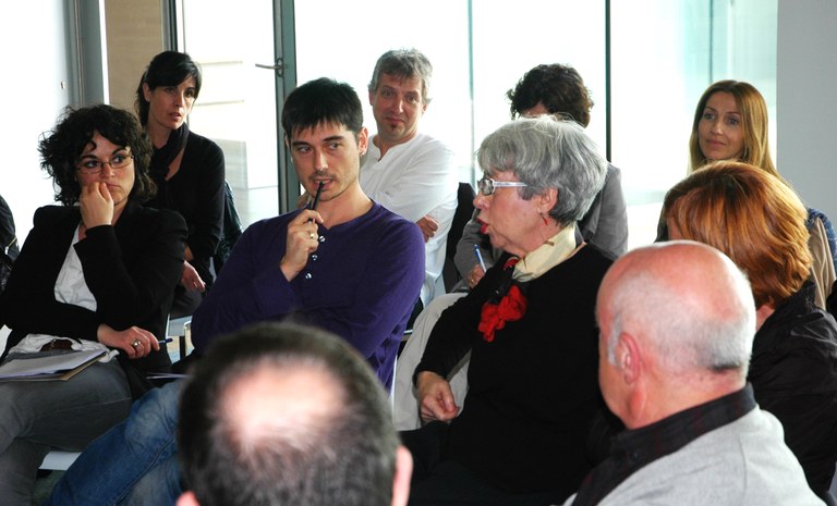 I. Dantza Jardunaldia: Dantzaren iraunkortasunaren gaineko eztabaida