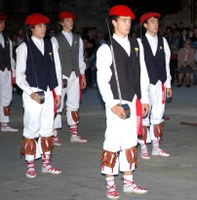Dantzari-dantzaren hermeneutika aztergai Dantzari-dantzaren hermeneutika aztergai