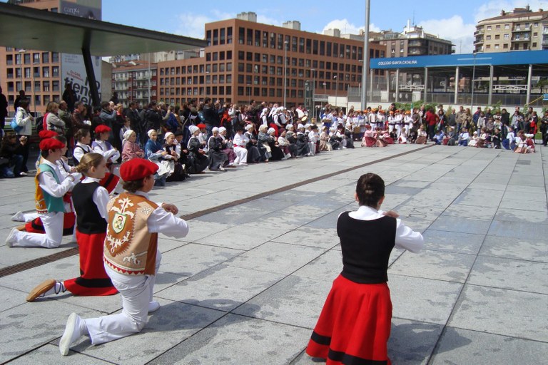 Dantzari Ttikien Jaiak 150 dantzaritik goiti bilduko ditu Iruñean Dantzari Ttikien Jaiak 150 dantzaritik goiti bilduko ditu Iruñean