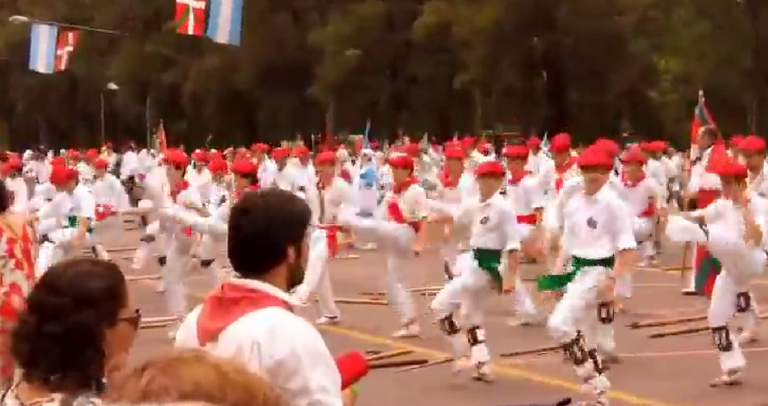 Dantzariak nagusi izango dira Argentinako La Platan ospatuko den Euskal Astean