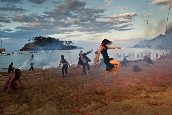 Dantzaz Konpainia "Naufragoak" ikuskizunarekin Iparraldean zehar ibiliko da asteburu honetan