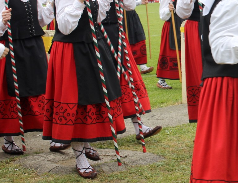 Dantzazale ikastaroa antolatu du EDB-k gabonetarako