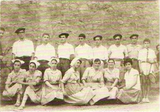 Deia Hemendik Kultura Saria jasoko du Mendi Alde dantza taldeak