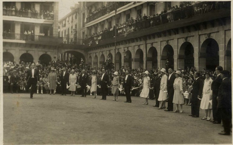Donostiako alkatea eta gizon-dantza