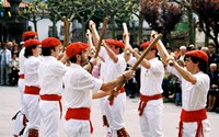 Hamasei talde Durangaldeko 39. ezpata-dantzari eguna Hamasei talde Durangaldeko 39. ezpata-dantzari eguna
