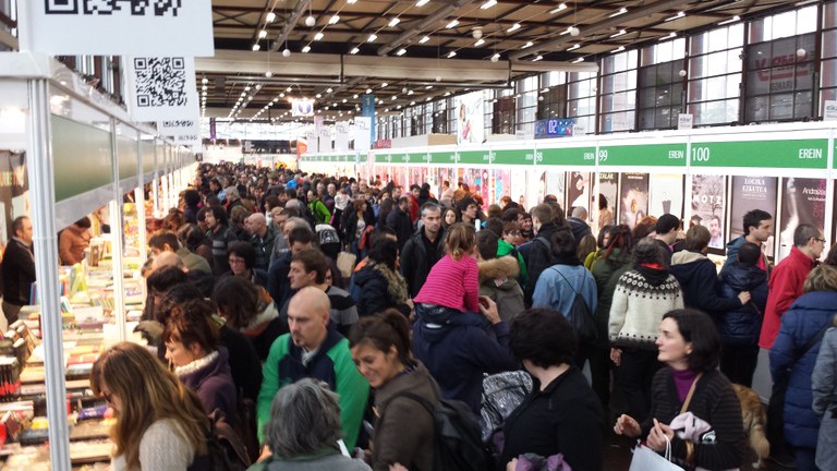 Dantza irakurtzeko, entzuteko eta ikusteko Durangoko azokan