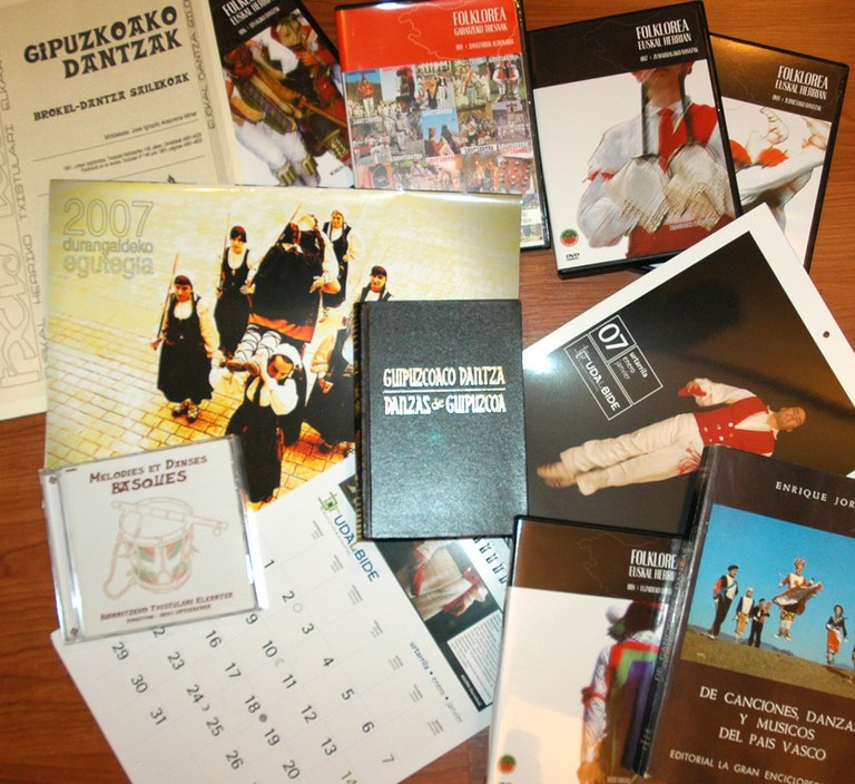 Nobedadeak eta zaharkinak Durangoko azokan