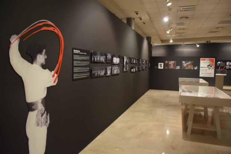 Eresoinka Enbaxada Kulturala omentzeko erakusketa, Donostian