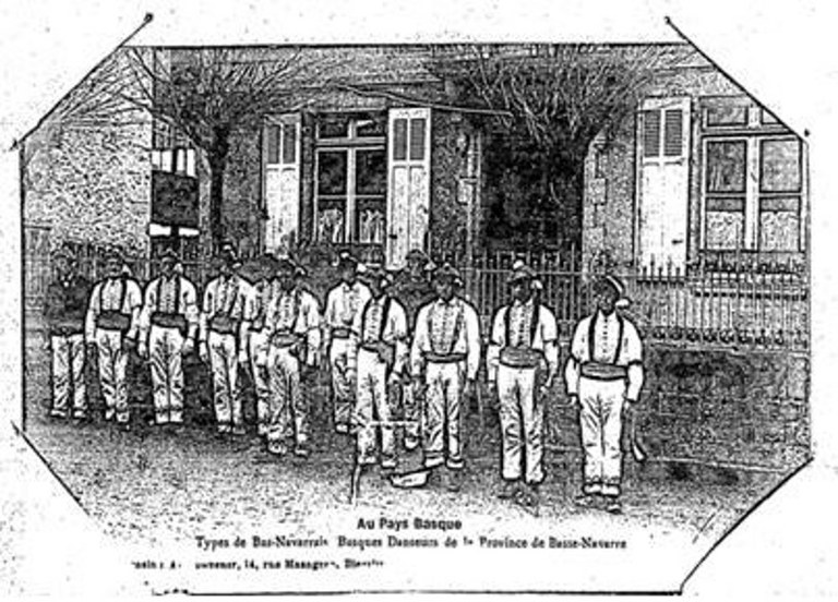 Euskal dantzak 1922an, folklorista britainiar baten begietan