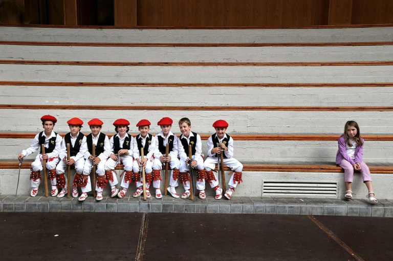 Euskal dantzak eta generoa, heteronorman kateatuta?