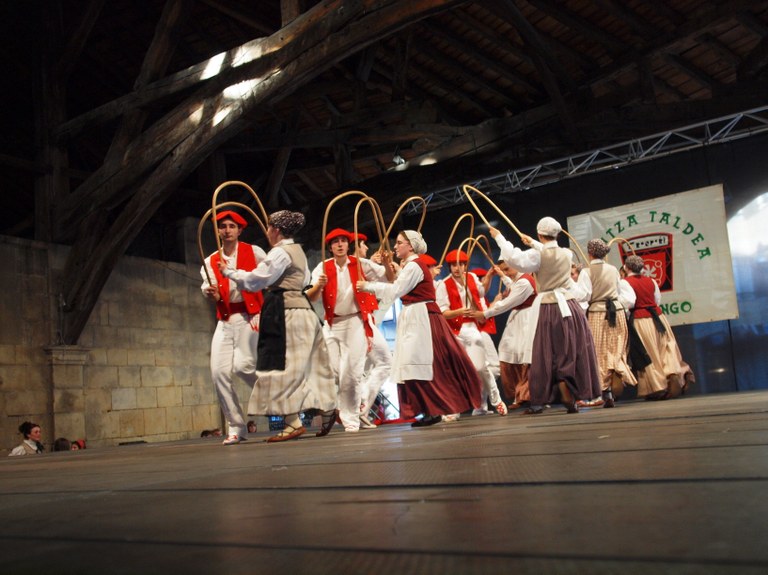 Euskal dantzen ekitaldia Durangon Euskal dantzen ekitaldia Durangon