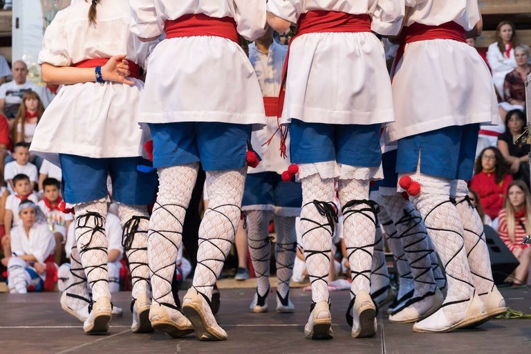 Murchante, Atharratze, Mendexa, Tolosa eta Gasteizko dantzariak Basaurin Murchante, Atharratze, Mendexa, Tolosa eta Gasteizko dantzariak Basaurin