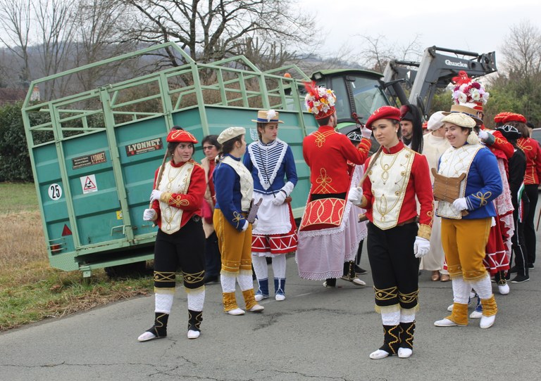 Villabuena, Mendexa, Irun, Faltzes, Luzaide eta Pettarreko dantzariak izango dira Basaurin