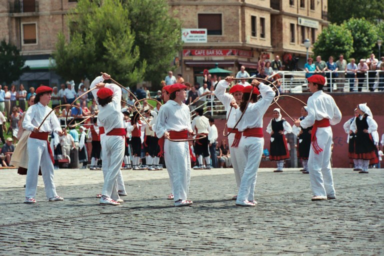 Euskal Herriko Dantzari Egunaren egitaraua
