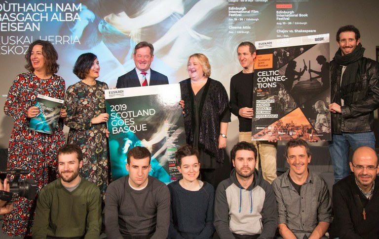 Euskal Herritik Eskoziara dantzara