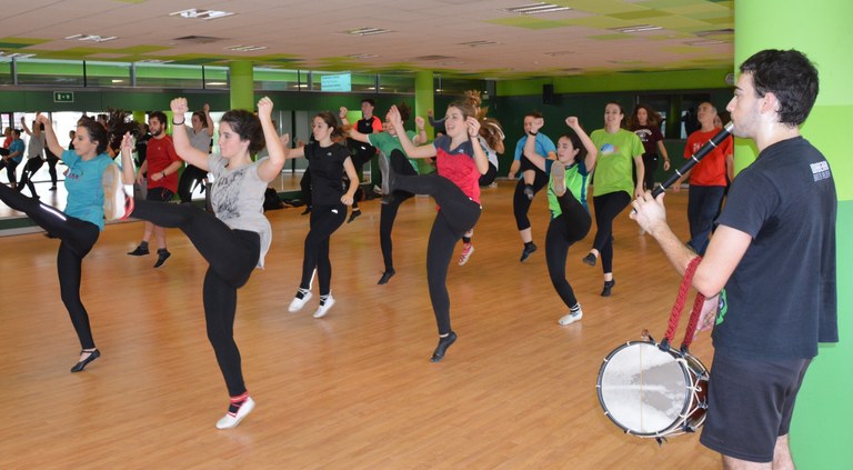 Dantza, dantzariak oparo eta ikusleak urriago dituen jarduera